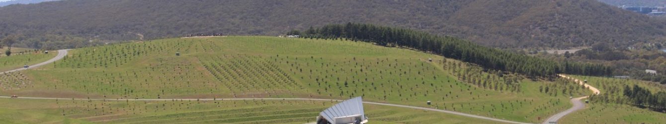 Canberra bus tours